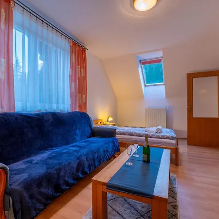 Üdülőközpont Chatova Osada Gader