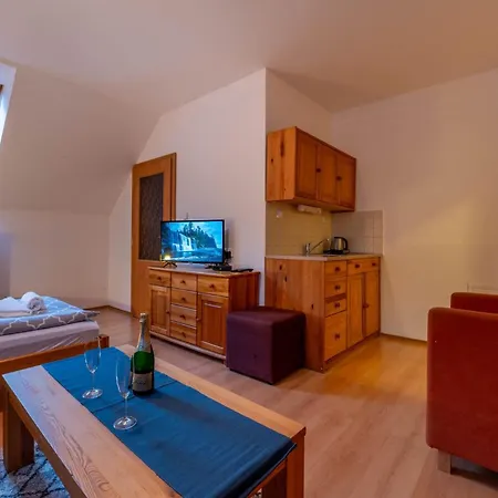 Üdülőközpont Chatova Osada Gader